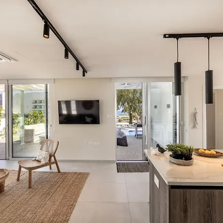 Leomi Seaview プロタラス