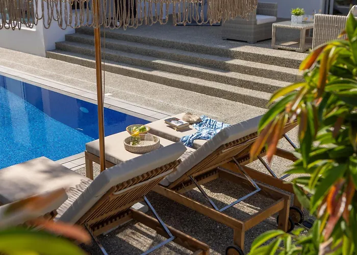 Leomi Seaview Villa *