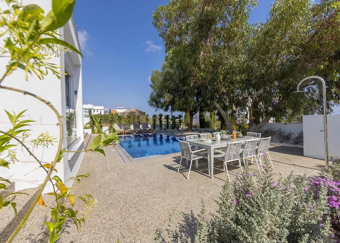 Leomi Seaview Villa *