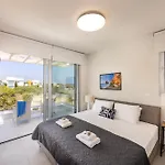 Leomi Seaview